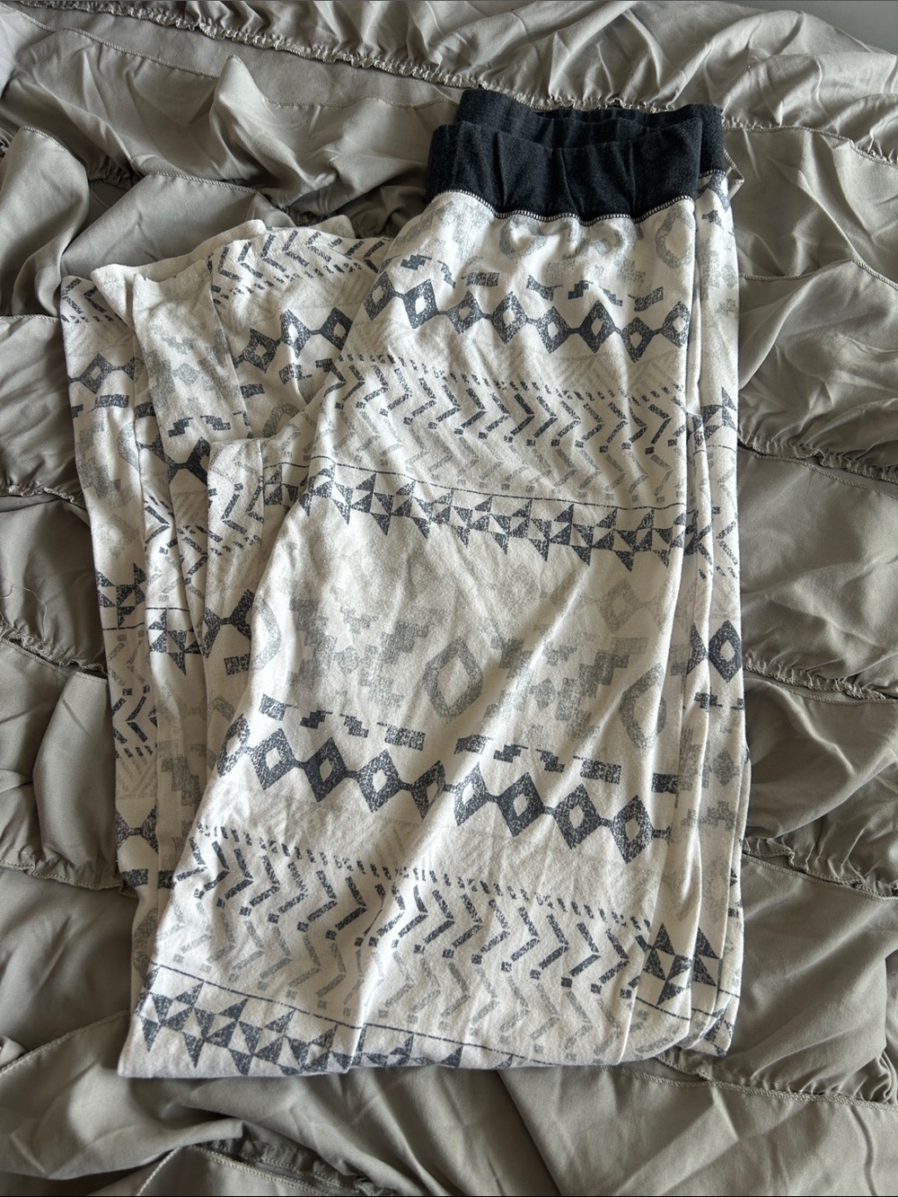 Victoria's Secret White and Black Geo-Print Pajama Pants